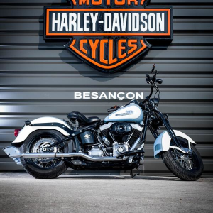 catégorie(s) :  - Custom - Harley-Davidson Besançon