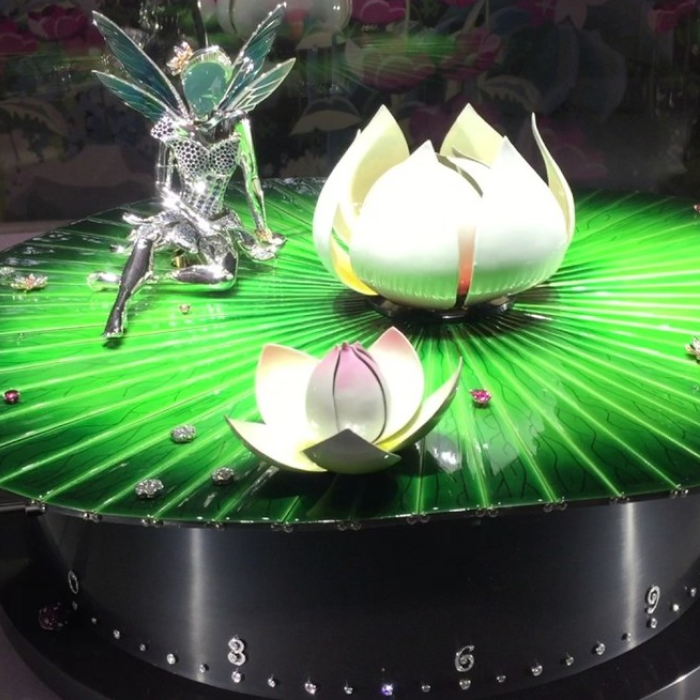 Van Cleef & Arpels Extraordinary Object: The Automate Fee Ondine - BD Product