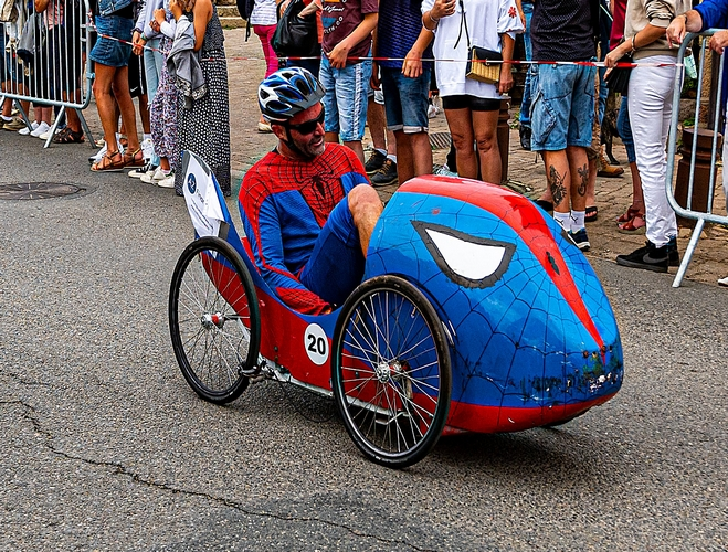 Spiderman de Réville dans la Manche